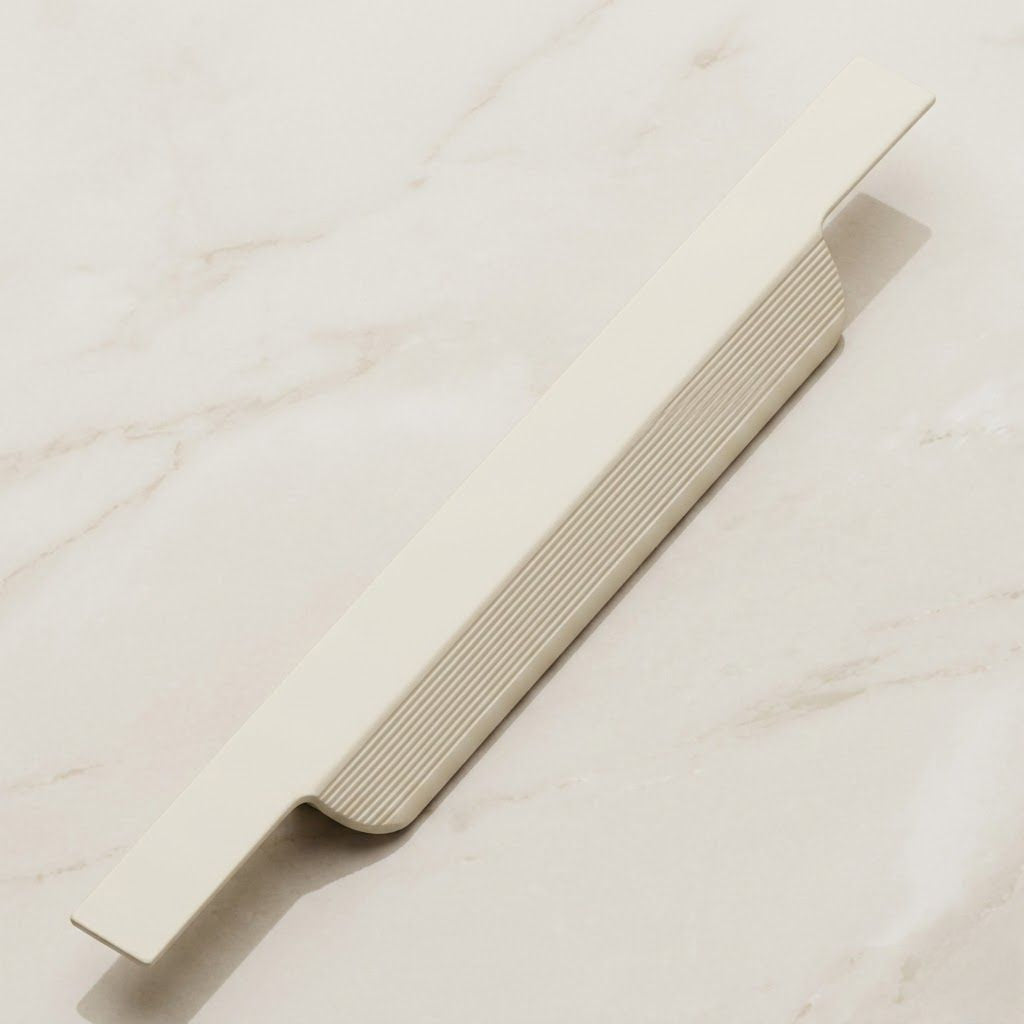 Elora Collection Fluted Edge Pull – Creamy White (150mm)
